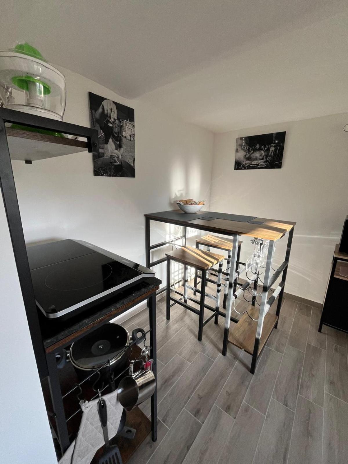 Casa Vacanze Da Ruggero Al Massimo Palermo Bagian luar foto
