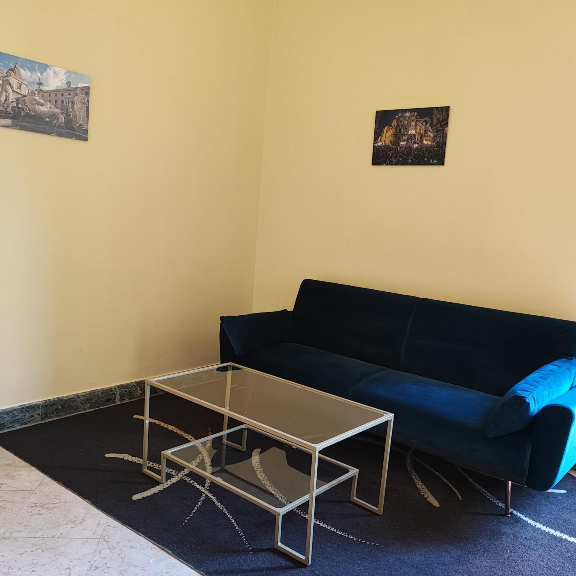 Casa Vacanze Da Ruggero Al Massimo Palermo Bagian luar foto