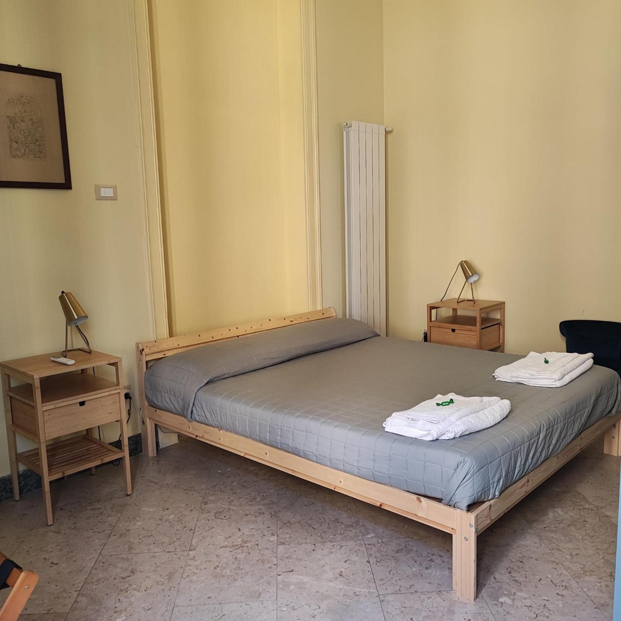 Casa Vacanze Da Ruggero Al Massimo Palermo Bagian luar foto